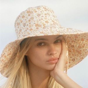 Lack of color Holiday Bucket Hat